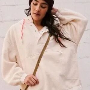 Cozy Cream Women's Hoodie Pullover